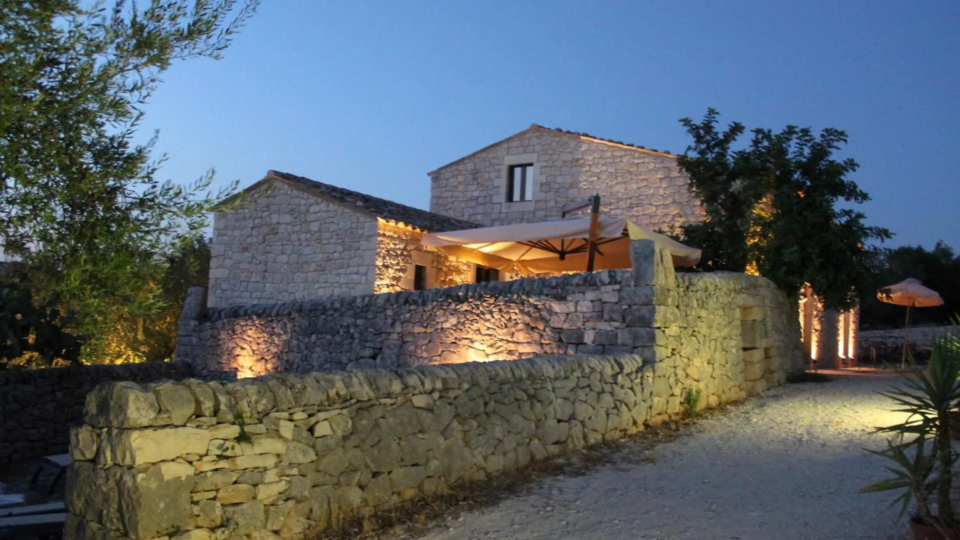 Tenuta Zannafondo Donnafugata 0*,  Italy